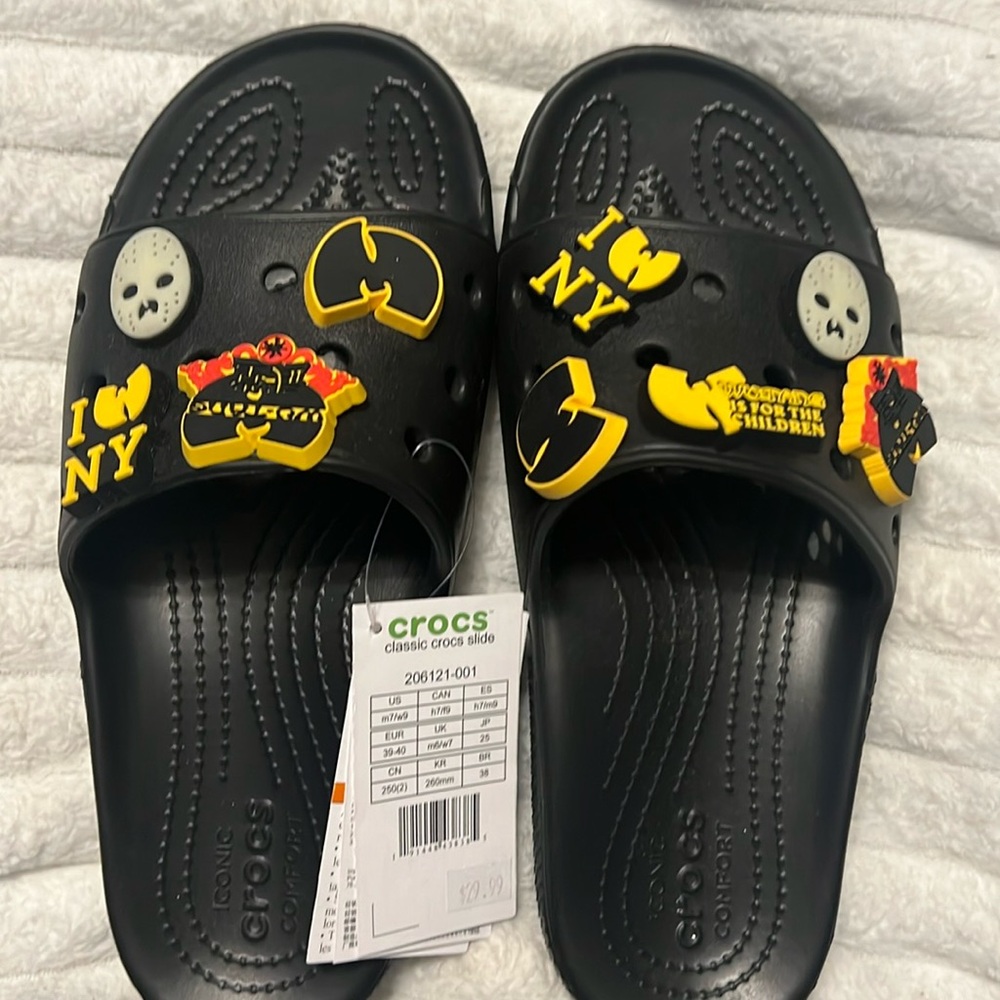 Womens 9 Mens 7 New Croc slides open toes